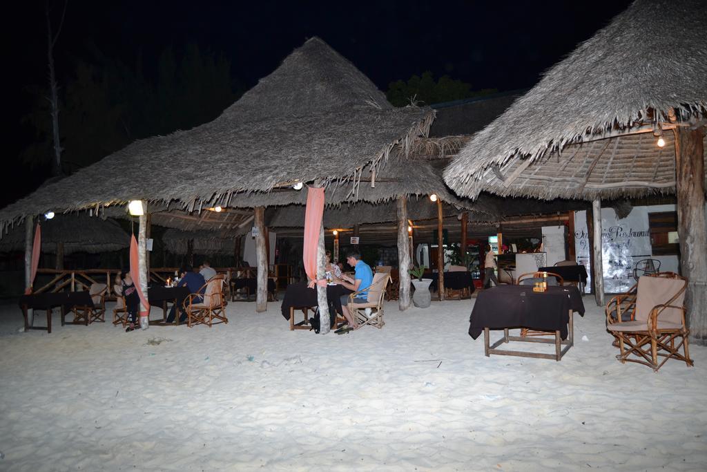 Union Beach Bungalow Nungwi Buitenkant foto